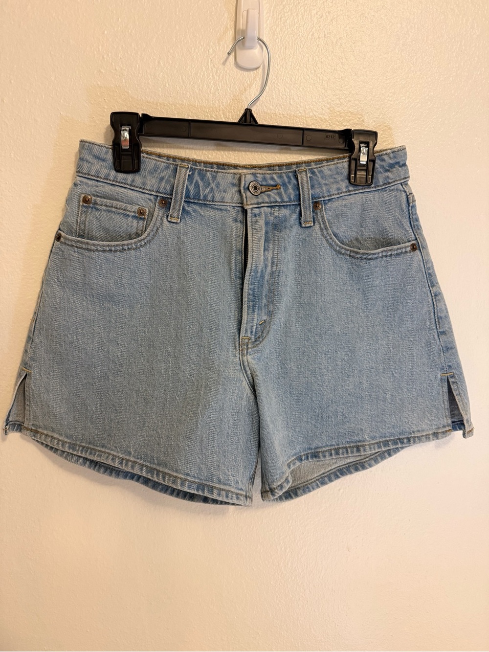 Abercrombie Curve Love Dad Short High Rise